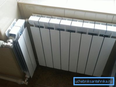 Aluminijasta baterija daje skoraj vso toploto v prostoru Aluminijasta baterija daje skoraj vso toploto v prostoru