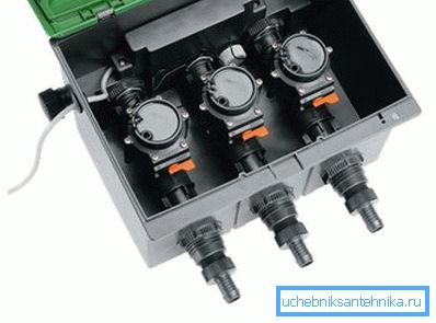 Avtomatski sistem za distribucijo vode z magnetnimi ventili. Avtomatski sistem za distribucijo vode z magnetnimi ventili.