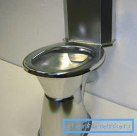 Briljantne izdelke se morajo pogosteje obriševati, saj se bodo vse madeže na takšni površini jasno izkazale Briljantne izdelke se morajo pogosteje obriševati, saj se bodo vse madeže na takšni površini jasno izkazale