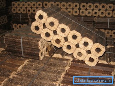 Briket biogorivo iz odpadne lesne industrije Briket biogorivo iz odpadne lesne industrije