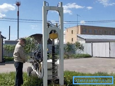 Najpogosteje za delo na majhni globini uporabite vijak.