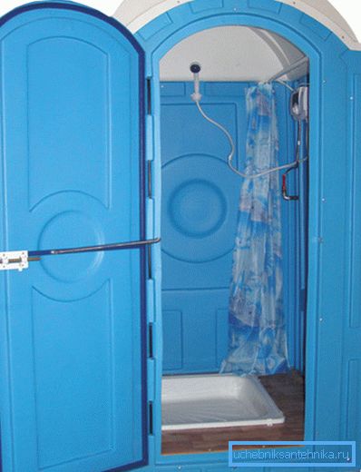 Država ali gradbeni tuš je potreben za zagotovitev higiene na mestih, kjer se pojavljajo težave