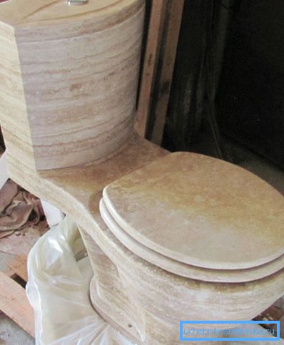Za izdelavo stranišča se lahko uporabljajo zelo eksotični materiali. Za izdelavo stranišča se lahko uporabljajo zelo eksotični materiali.