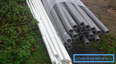 Priporočamo uporabo plastičnih cevi za oskrbo z vodo. Priporočamo uporabo plastičnih cevi za oskrbo z vodo.