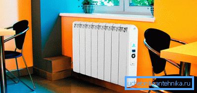 Hladilnik za dom olje, ki ga napaja električno omrežje. Hladilnik za dom olje, ki ga napaja električno omrežje.