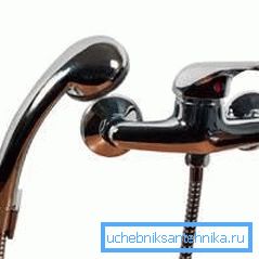 Napajanje z vodo za tuširanje brez pipe - preprosta in priročna možnost Napajanje z vodo za tuširanje brez pipe - preprosta in priročna možnost