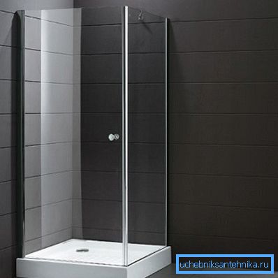 Tušni kotiček 80 x 90 cm vam bo omogočil osvojitev nekaj večjega prostora. Tušni kotiček 80 x 90 cm vam bo omogočil osvojitev nekaj večjega prostora.