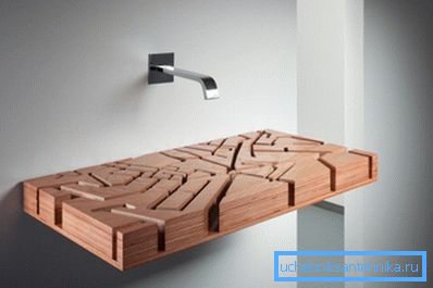 Ekskluziven leseni model Ekskluziven leseni model