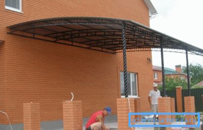 Če je bilo odločeno, da se tak material uporablja za vzdrževanje teže, je treba cev manjšega premera vstaviti navznoter, tako da so tovore na njih enakomerno porazdeljene.