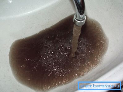 Če je pipe taka voda, to pomeni, da se mikroalgovi v njej množijo. Če je pipe taka voda, to pomeni, da se mikroalgovi v njej množijo.