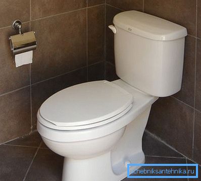 Faience WC ni mogoče razlikovati od porcelana, vendar pa so potrošniške lastnosti slednjih precej višje. Faience WC ni mogoče razlikovati od porcelana, vendar pa so potrošniške lastnosti slednjih precej višje.