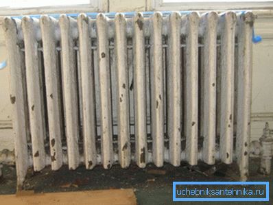 Fotografije starih radiatorskih baterij Fotografije starih radiatorskih baterij