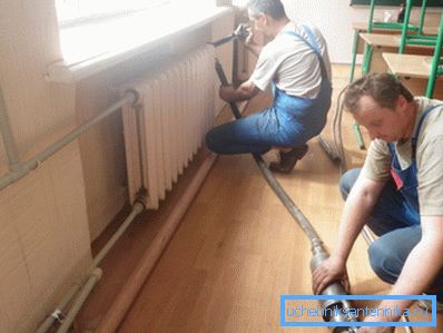 Hidropnevatsko splakovanje ogrevalnega sistema se lahko izvede brez demontaže radiatorjev Hidropnevatsko splakovanje ogrevalnega sistema se lahko izvede brez demontaže radiatorjev