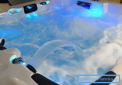 Uporaba jacuzzija ali hidromasaže zahteva vsaj štiri pritiske v vodovodnem sistemu