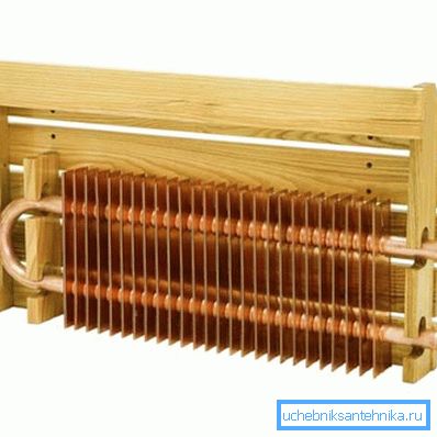 Uporaba bakrenega radiatorja omogoča segrevanje hladilne tekočine na visoko temperaturo. Uporaba bakrenega radiatorja omogoča segrevanje hladilne tekočine na visoko temperaturo.