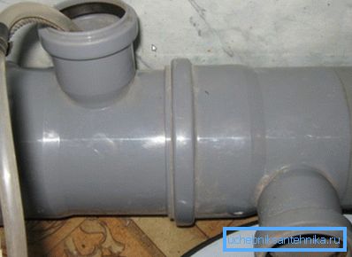 Vročo vodo uporabljamo za segrevanje plastične drenaže Vročo vodo uporabljamo za segrevanje plastične drenaže