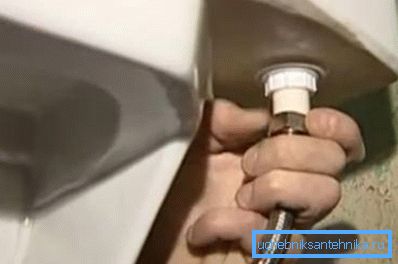 Izdelek vam omogoča hitro in enostavno prenašanje vode na najbolj nedostopna mesta. Izdelek vam omogoča hitro in enostavno prenašanje vode na najbolj nedostopna mesta.
