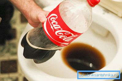 Coca-Cola čiščenje stranišča ni slabše od številnih proračunskih sredstev.