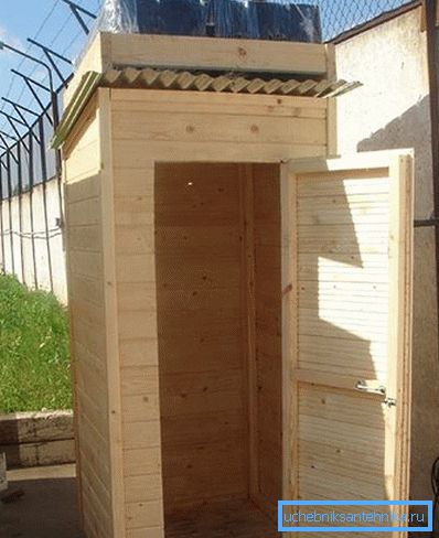 Lesene konstrukcije izgledajo veliko bolje, vendar stanejo več. Lesene konstrukcije izgledajo veliko bolje, vendar stanejo več.