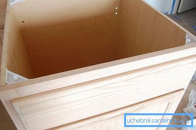 Škatla brez namizja