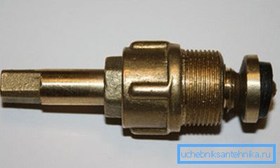 Cranbuxa z gibljivim ventilom. Cranbuxa z gibljivim ventilom.
