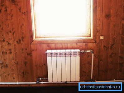 Poleg dna se izvaja tudi diagonalna povezava z radiatorjem.