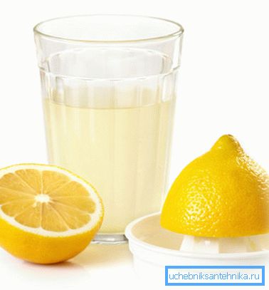 Limonski sok, raztopljen v vodi, služi kot odlična aroma