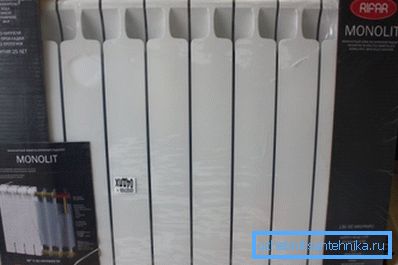 Monolitni radiator v paketu
