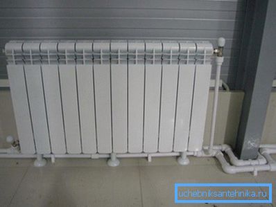 Na fotografiji: ta vrsta izdelka vam bo dolgotrajno služila le pod določenimi pogoji, zaradi katerih koli kršitev lahko pride do izpada radiatorja. Na fotografiji: ta vrsta izdelka vam bo dolgotrajno služila le pod določenimi pogoji, zaradi katerih koli kršitev lahko pride do izpada radiatorja.