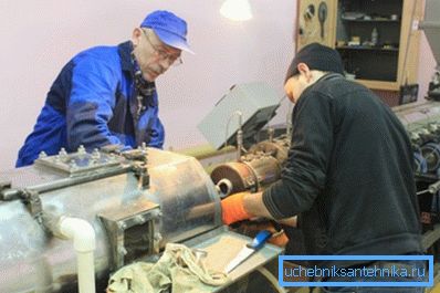 V foto liniji za proizvodnjo polimernih cevi V foto liniji za proizvodnjo polimernih cevi