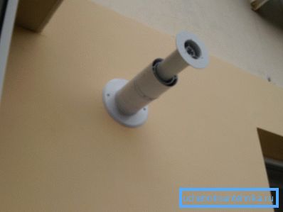 Na fotografiji je prisilno izpraznitev izpušnih plinov