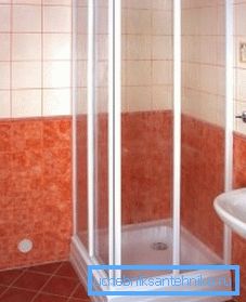 Na fotografiji: zavese običajno proizvajajo za določeno velikost strukture, najbolj priljubljene so 80 do 80 in 90 do 90