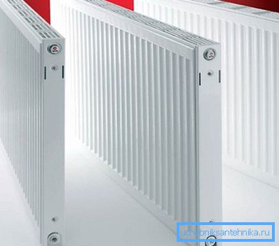 V foto - tanki jekleni panelni radiatorji V foto - tanki jekleni panelni radiatorji