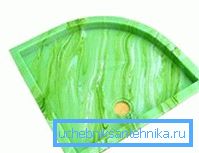 Na fotografiji - vogalna pladenj iz umetnega kamna