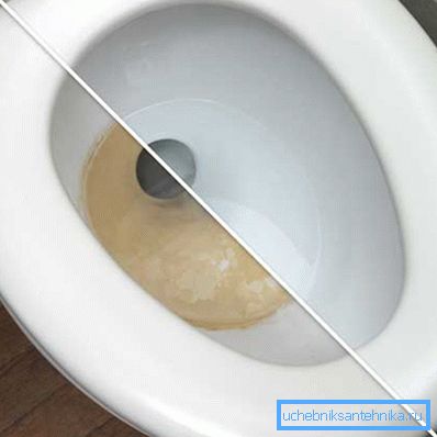 Na fotografiji - WC pred in po čiščenju.