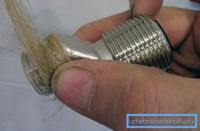 Na fotografiji je pečat ekscentričnih niti z vlečenjem. Na fotografiji je pečat ekscentričnih niti z vlečenjem.