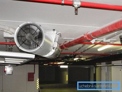 Na fotografiji - ventilator na izpušnem kanalu