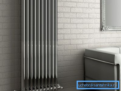 Na fotografiji - navpični radiator iz jeklenih cevi.