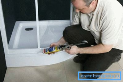 Za vse sklepe se uporablja plast tesnilne mase. Za vse sklepe se uporablja plast tesnilne mase.