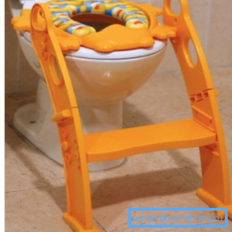 WC sedež s stojalom