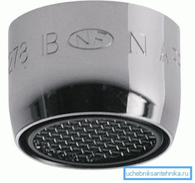 Šoba - aerator naredi tok bolj volumetričen z minimalnim pretokom vode. Šoba - aerator naredi tok bolj volumetričen z minimalnim pretokom vode.