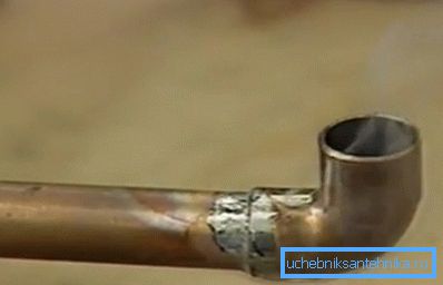 Ne pozabite temeljito očistiti križišča od fluksa Ne pozabite temeljito očistiti križišča od fluksa