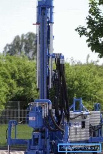 Majhna instalacija za vrtanje vodnjakov z manjšim premerom Majhna instalacija za vrtanje vodnjakov z manjšim premerom