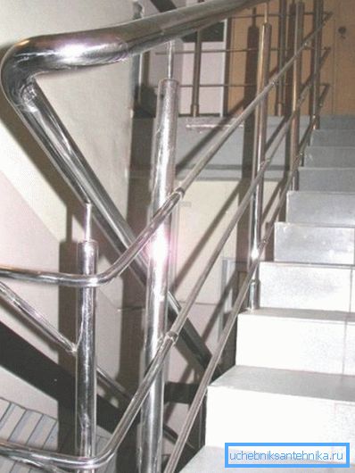 Nekatere vrste podobnih izdelkov iz nerjavečega jekla so kot nalašč za ustvarjanje notranjih predmetov ali kot dekorativni predmeti. Nekatere vrste podobnih izdelkov iz nerjavečega jekla so kot nalašč za ustvarjanje notranjih predmetov ali kot dekorativni predmeti.