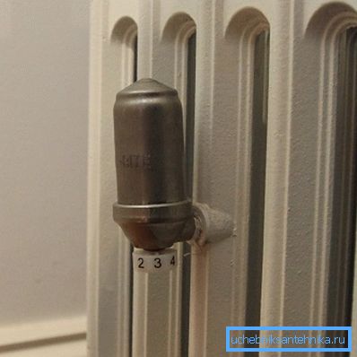 Nenavaden položaj regulatorja na odseku litega železa Nenavaden položaj regulatorja na odseku litega železa