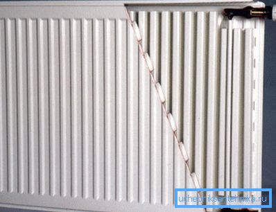 Konvencionalni jekleni radiator Konvencionalni jekleni radiator