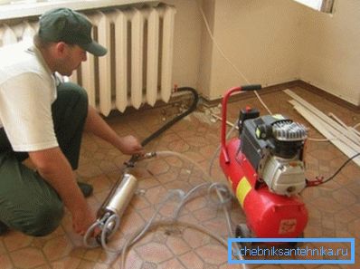 Eden od načinov za čiščenje radiatorjev