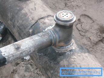 Izvedba vezave na skupno kovinsko vodno linijo Izvedba vezave na skupno kovinsko vodno linijo