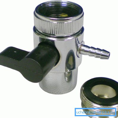 Adapter - preusmerjevalnik pip vam omogoča, da destilarno povežete z mešalnikom. Adapter - preusmerjevalnik pip vam omogoča, da destilarno povežete z mešalnikom.