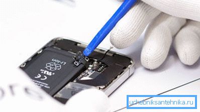 Prva stvar je popolna razstavitev telefona Prva stvar je popolna razstavitev telefona